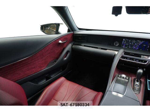 Lexus LC 2017-10 2210858-17