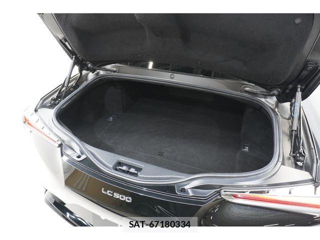 Lexus LC 2017-10 2210858-22