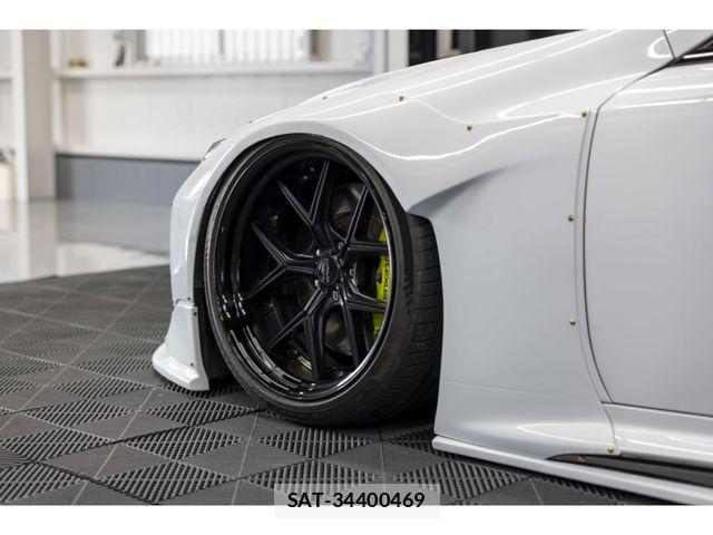 Lexus LC 2017-07 2400898-14