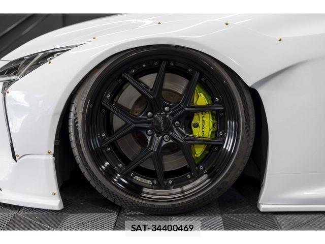 Lexus LC 2017-07 2400898-16