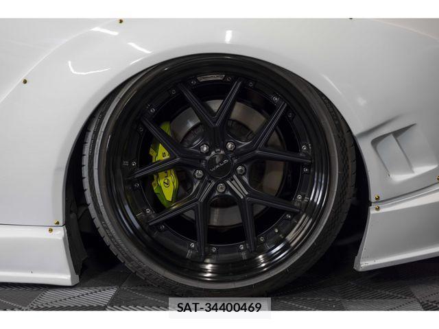 Lexus LC 2017-07 2400898-17