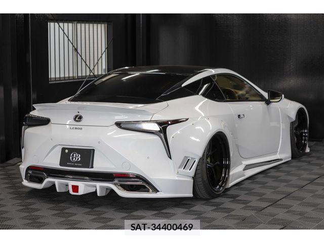 Lexus LC 2017-07 2400898-18