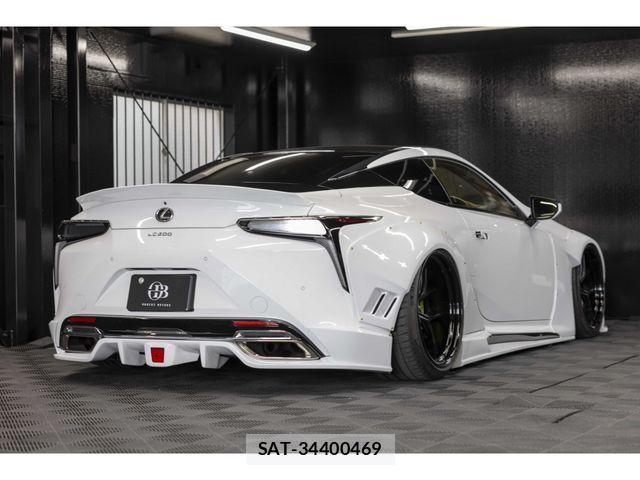 Lexus LC 2017-07 2400898-19