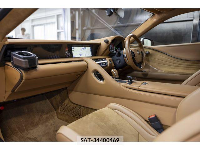 Lexus LC 2017-07 2400898-26