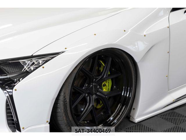 Lexus LC 2017-07 2400898-6