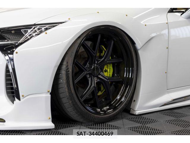 Lexus LC 2017-07 2400898-7