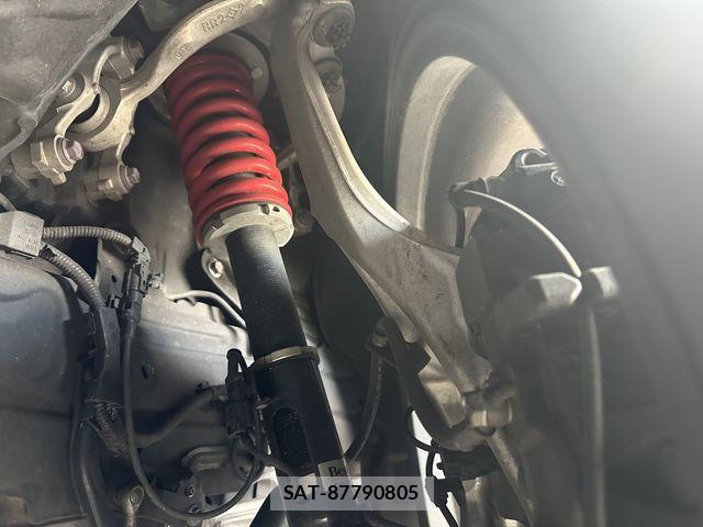 Lexus LC 2017-09 7877353-18