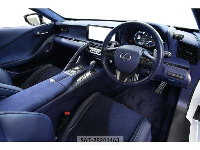 Lexus LC 2023-11 8131007-1