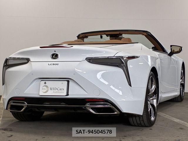 Lexus LC 2021-04 4964362-6