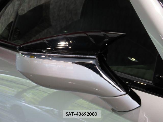 Lexus LC 2021-05 8100136-9