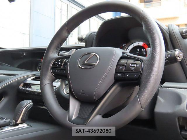 Lexus LC 2021-05 8100136-10