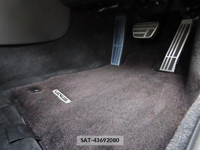 Lexus LC 2021-05 8100136-23