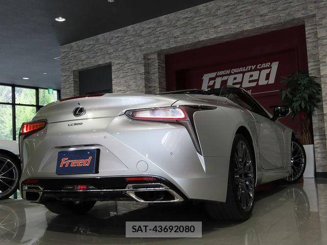 Lexus LC 2021-05 8100136-2