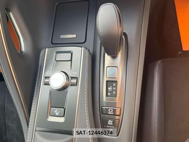 Lexus LC 2023-10 6245163-13