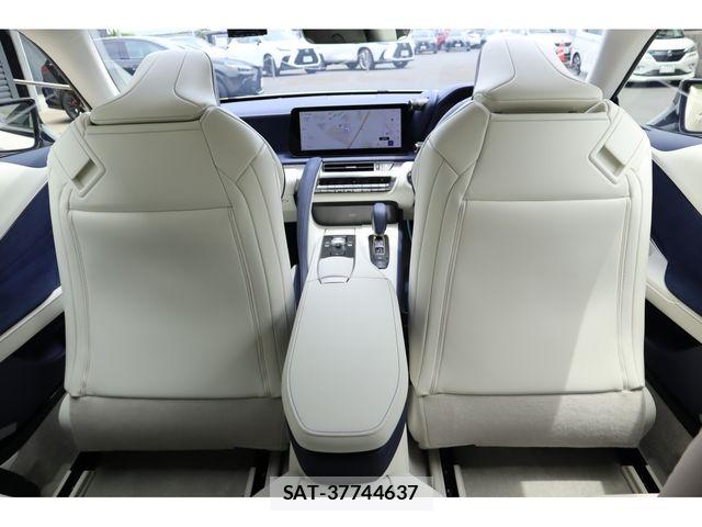 Lexus LC 2025-09 7220969-11