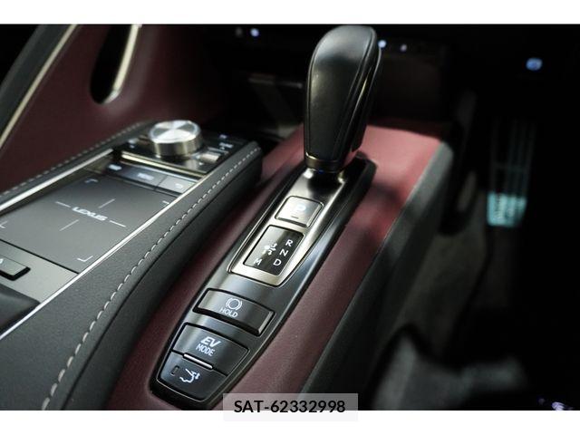 Lexus LC 2018-01 7272226-21