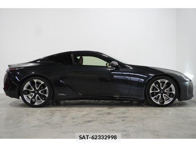 Lexus LC 2018-01 7272226-4