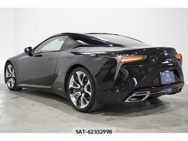 Lexus LC 2018-01 7272226-5