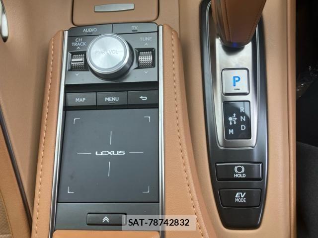 Lexus LC 2017-06 7358491-24