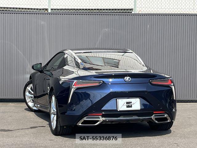 Lexus LC 2017-08 8100135-6