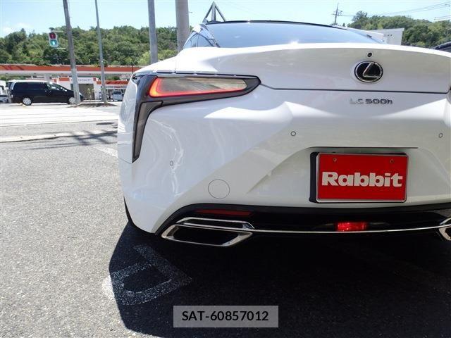 Lexus LC 2017-09 8208383-12