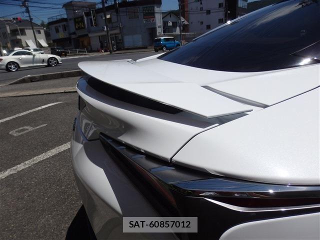 Lexus LC 2017-09 8208383-16