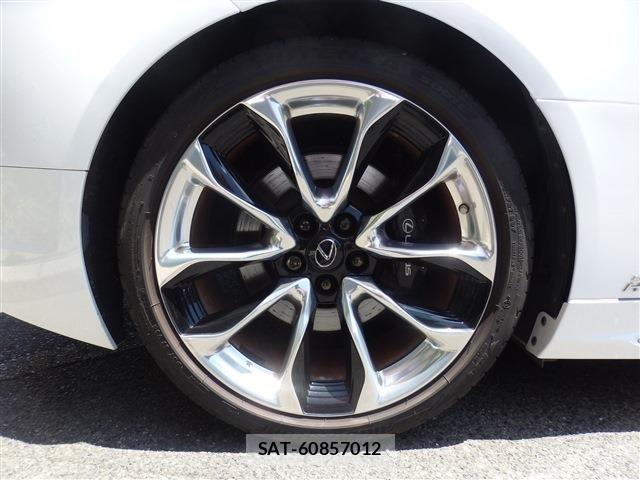 Lexus LC 2017-09 8208383-18