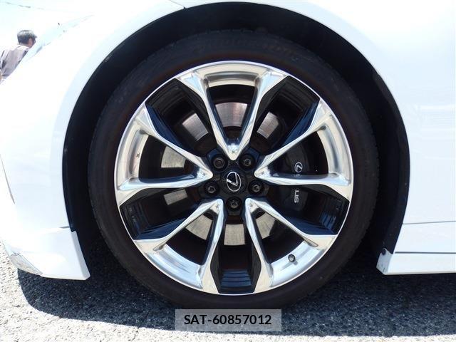 Lexus LC 2017-09 8208383-20