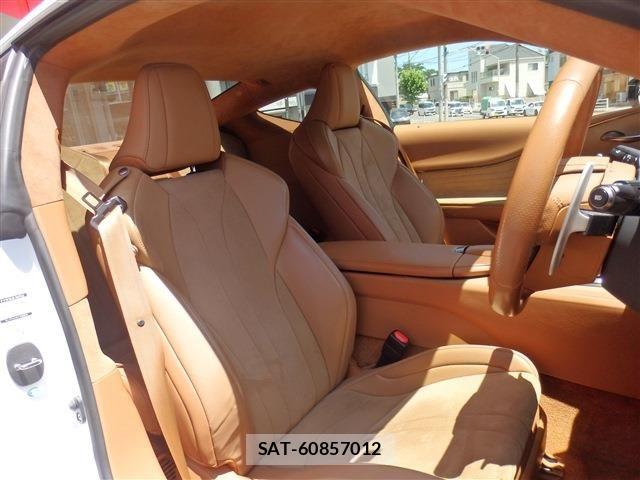 Lexus LC 2017-09 8208383-21