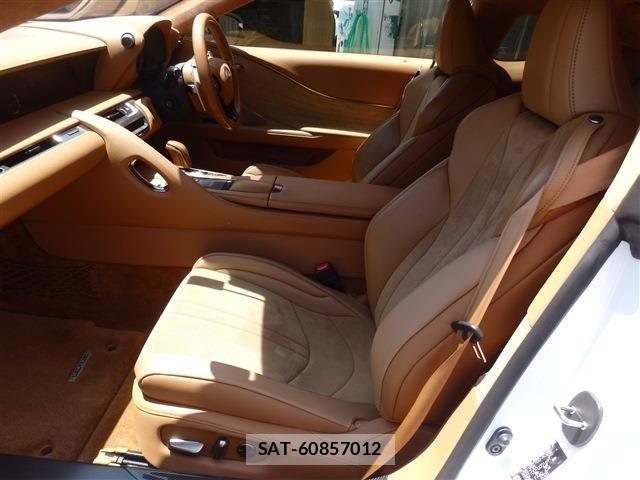 Lexus LC 2017-09 8208383-22