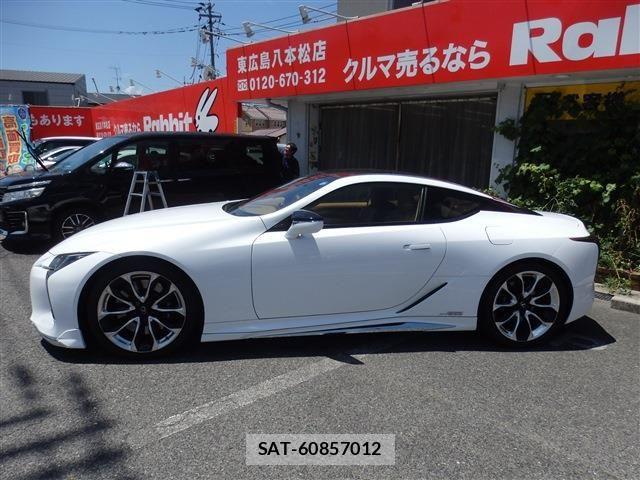 Lexus LC 2017-09 8208383-4