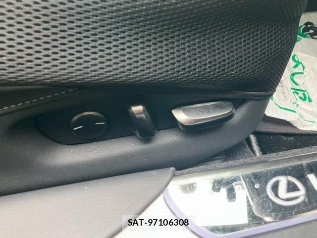 Lexus LC 2017-08 8336557-6