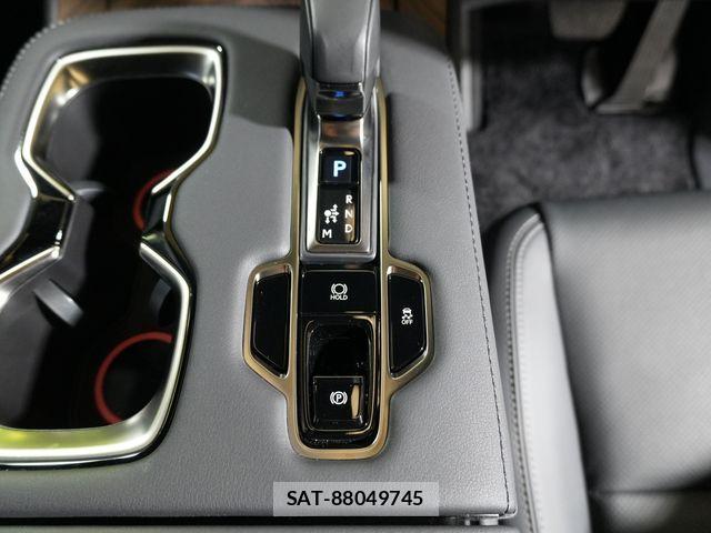 Lexus LM 2024-12 4755026-11