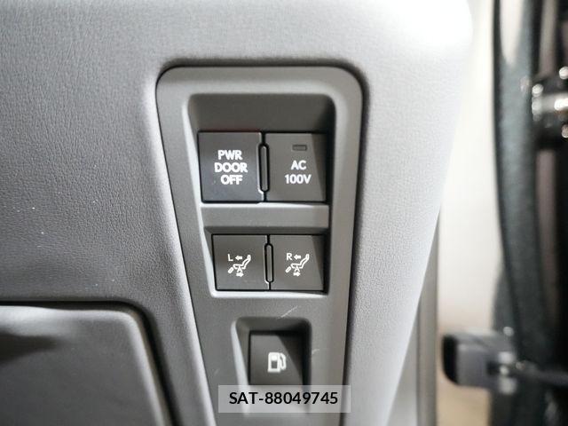Lexus LM 2024-12 4755026-14