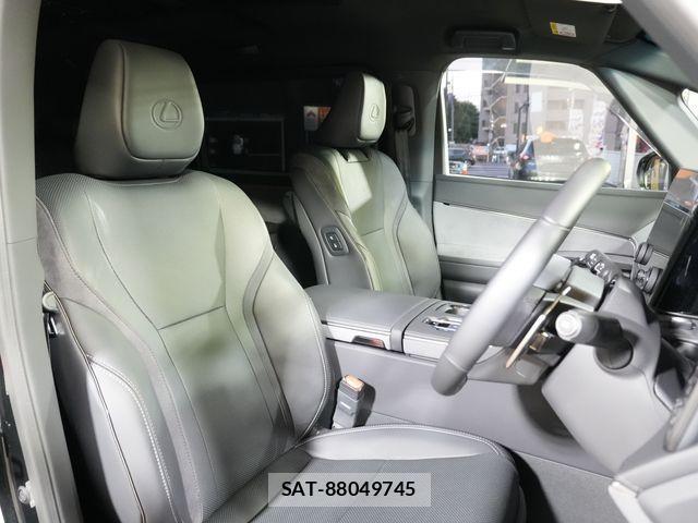 Lexus LM 2024-12 4755026-22