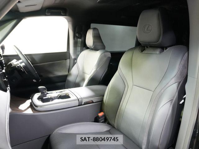 Lexus LM 2024-12 4755026-23