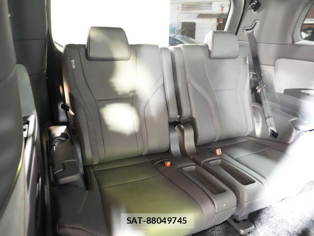 Lexus LM 2024-12 4755026-26