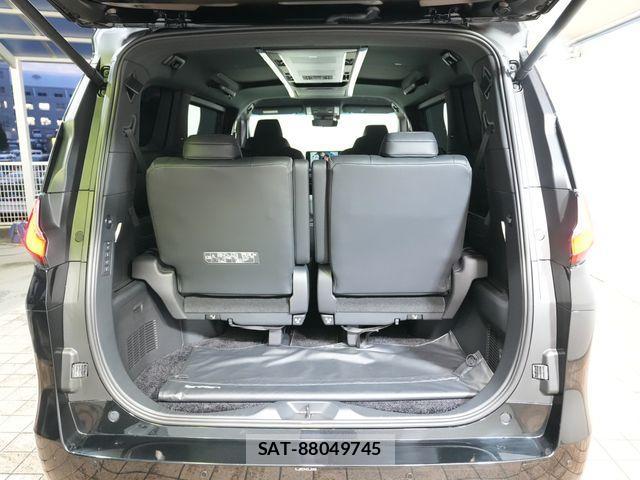 Lexus LM 2024-12 4755026-28