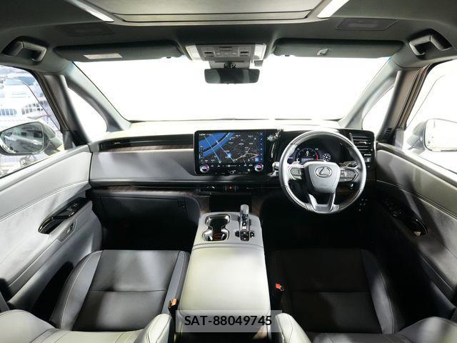 Lexus LM 2024-12 4755026-5