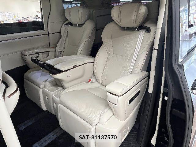 Lexus LM 2025-11 6011614-18