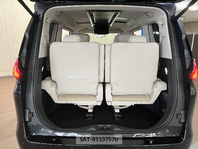 Lexus LM 2025-11 6011614-21