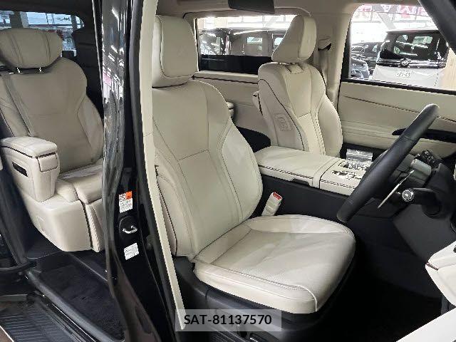 Lexus LM 2025-11 6011614-3