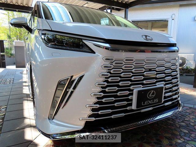 Lexus LM 2025-03 6216394-0