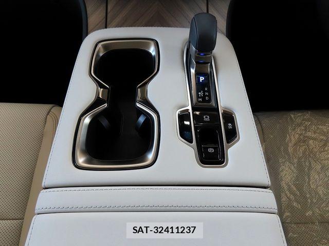 Lexus LM 2025-03 6216394-19