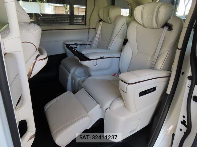 Lexus LM 2025-03 6216394-22