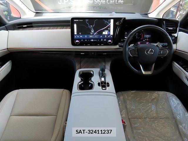 Lexus LM 2025-03 6216394-2