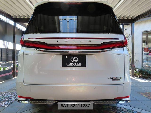 Lexus LM 2025-03 6216394-4