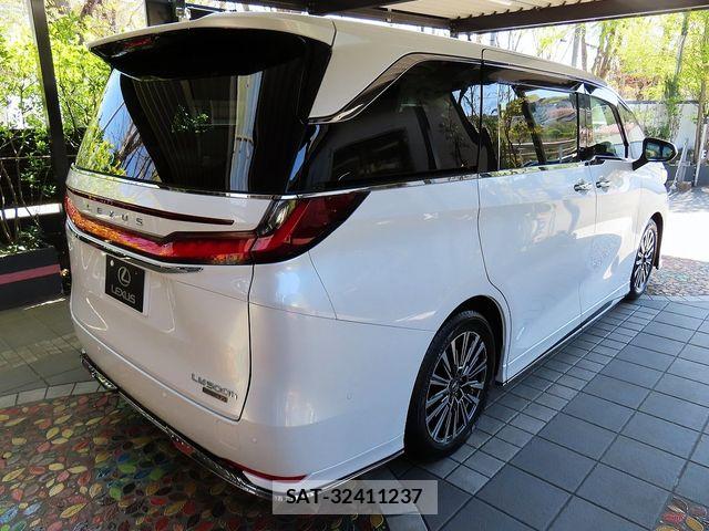 Lexus LM 2025-03 6216394-6