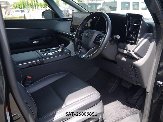 Lexus LM 2024-02 6612843-1