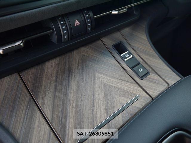 Lexus LM 2024-02 6612843-27